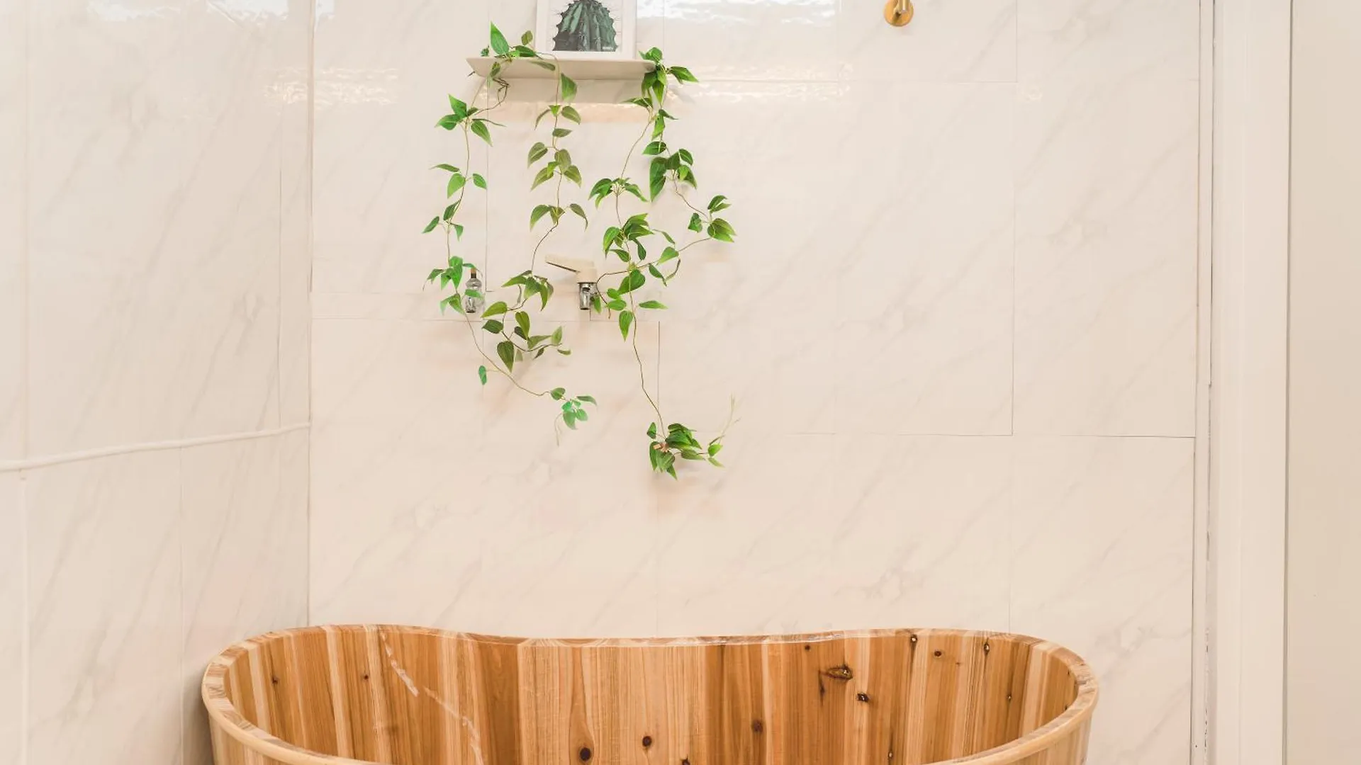 Near Lotte World, Kspo Dome, Coex, Olympic Park, 2 Rooms, 1 Queen Beds, 2Single Bed, 4 People Σεούλ 0*,  Νότια Κορέα
